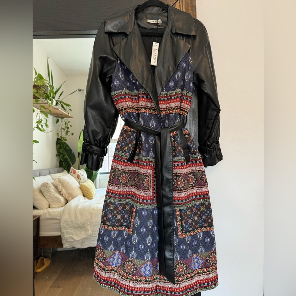 Alice + Olivia STUNNING trench size XS $995 msrp